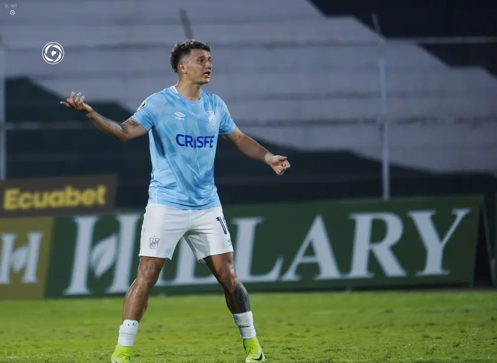Universidad Católica venció a Orense en Machala con un héroe inesperado y un jugador menos