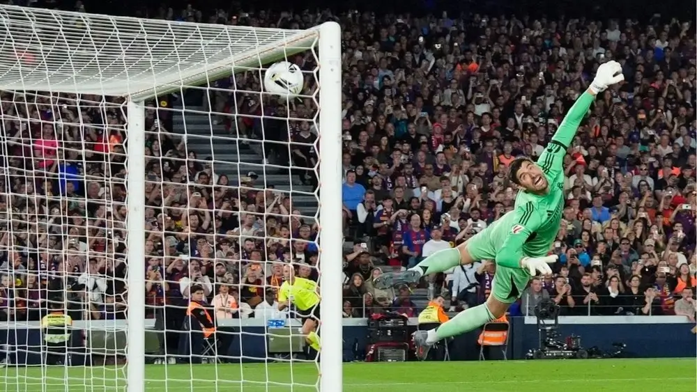 Courtois habla de Mourinho y su futuro en el Real Madrid