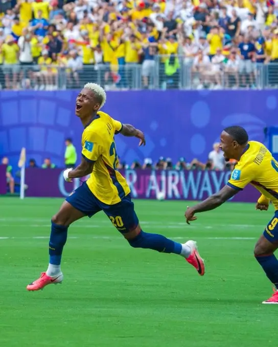 Ecuador hace historia: vence 2-1 a Alemania y clasifica
