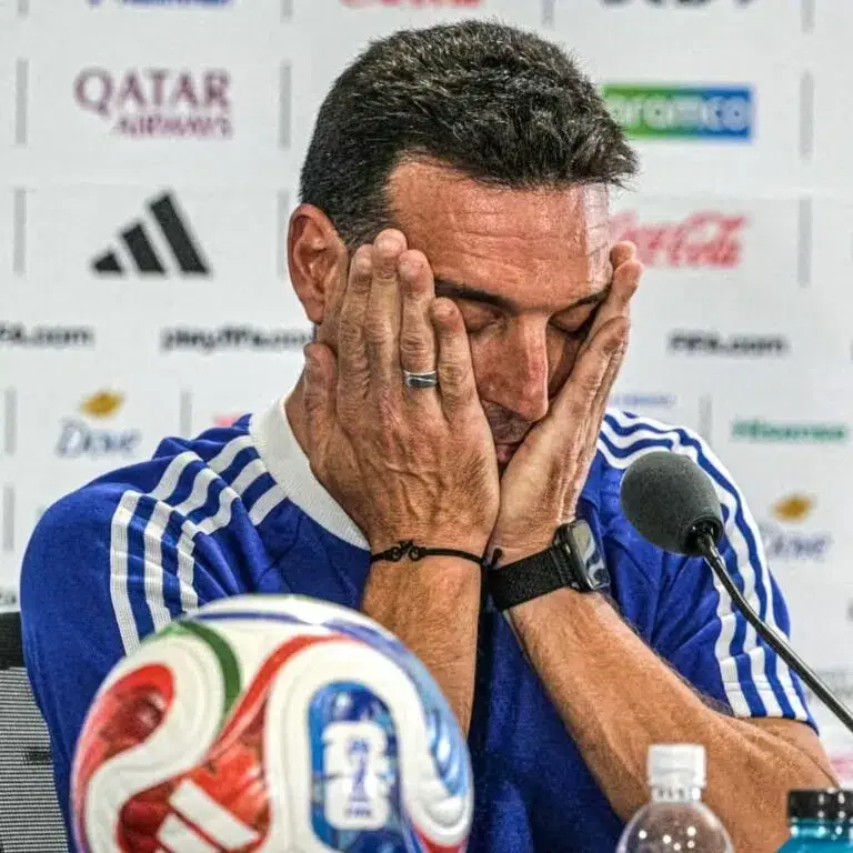 Scaloni emociona antes del debut de Argentina en el Mundial