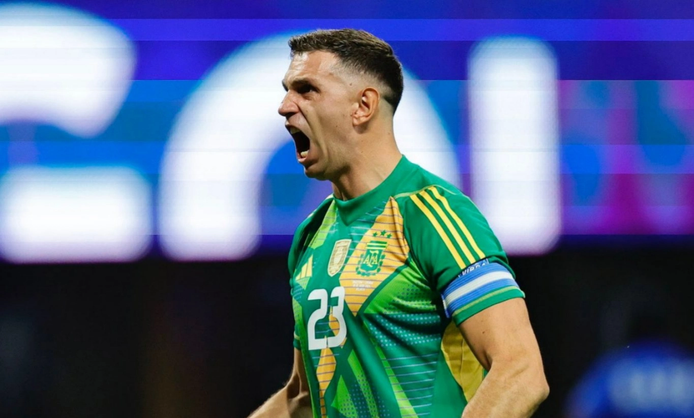 Dibu Martínez preocupa a Argentina antes del Mundial