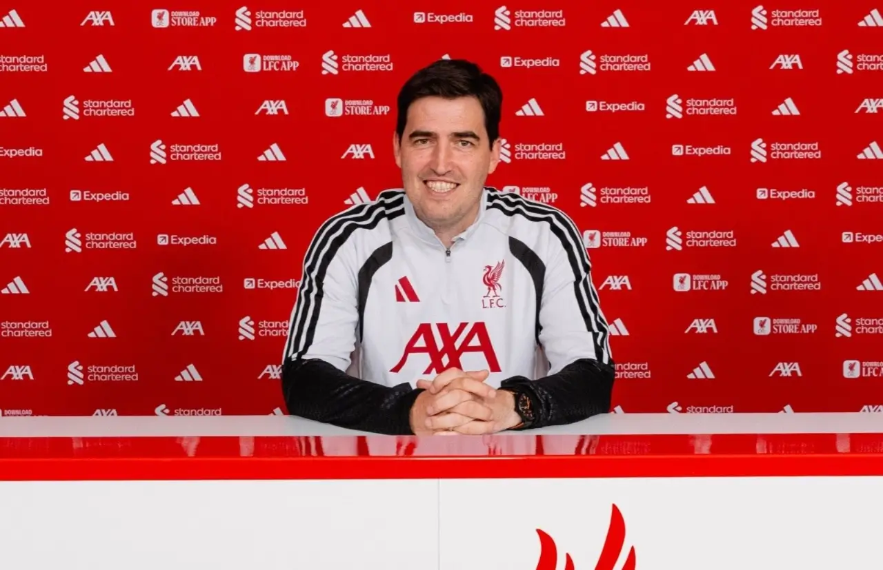 Iraola dirigirá al Liverpool y comienza una nueva era