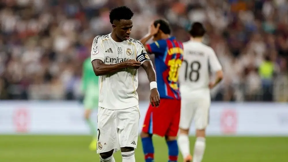 Arsenal acelera por Vinícius y el Madrid responde