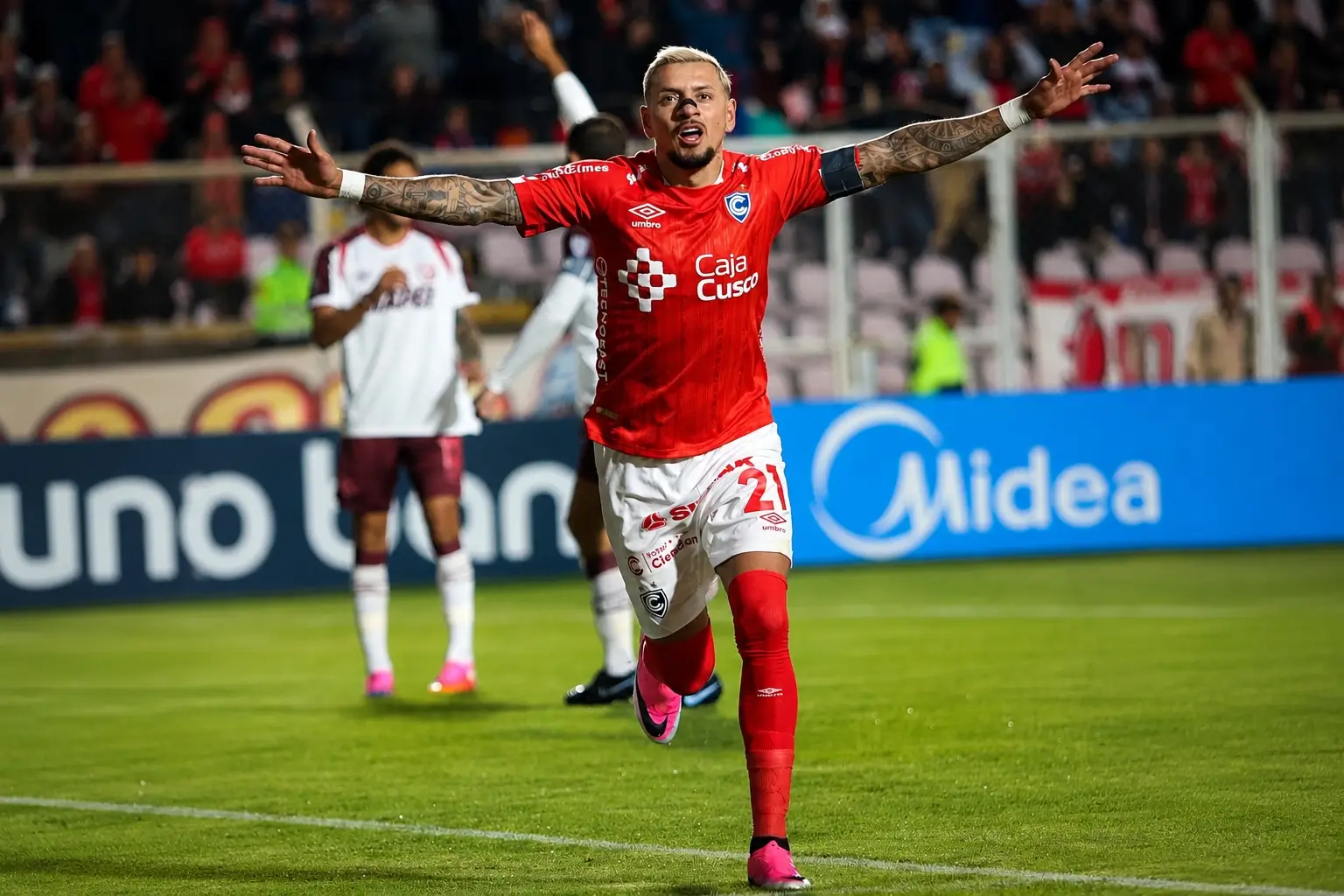 Cienciano aplasta a Lanús y avanza en Sudamericana