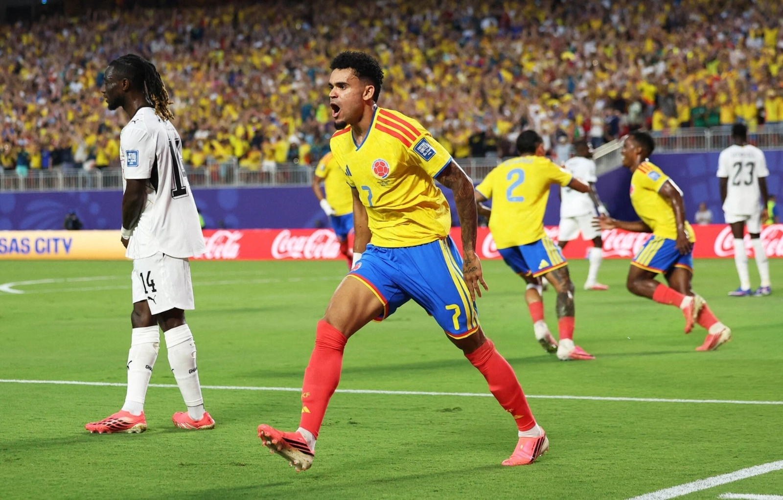 Colombia vence a Ghana y va por Suiza en el Mundial