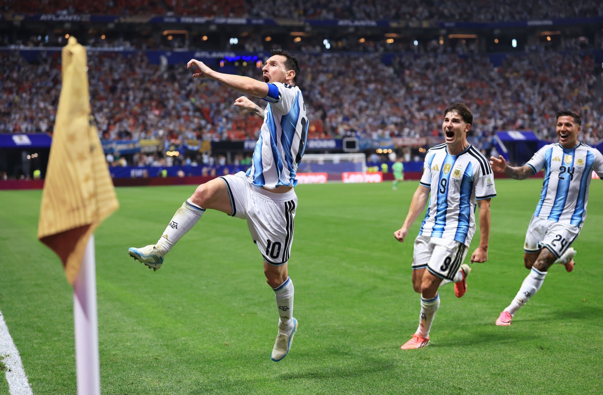Argentina remonta a Egipto y avanza a cuartos del Mundial