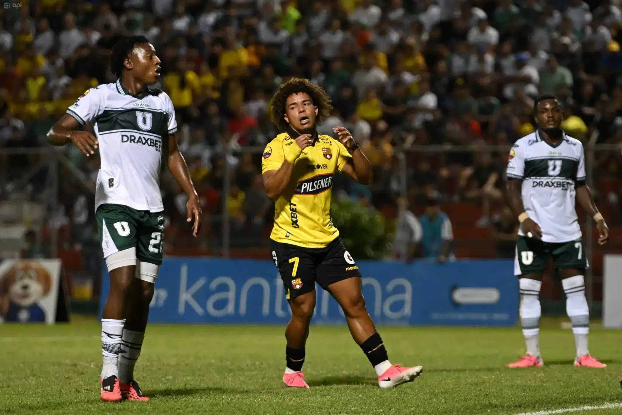 LDU Portoviejo responde a Barcelona por caso Mendoza