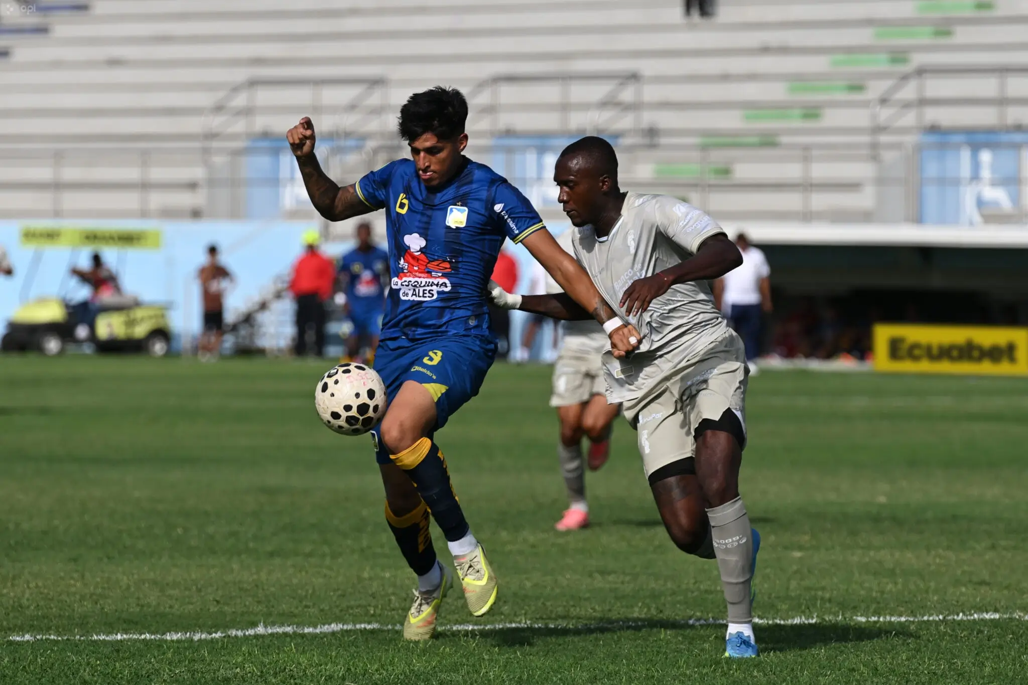 Delfín y Orense empatan 1-1 en un duelo dramático