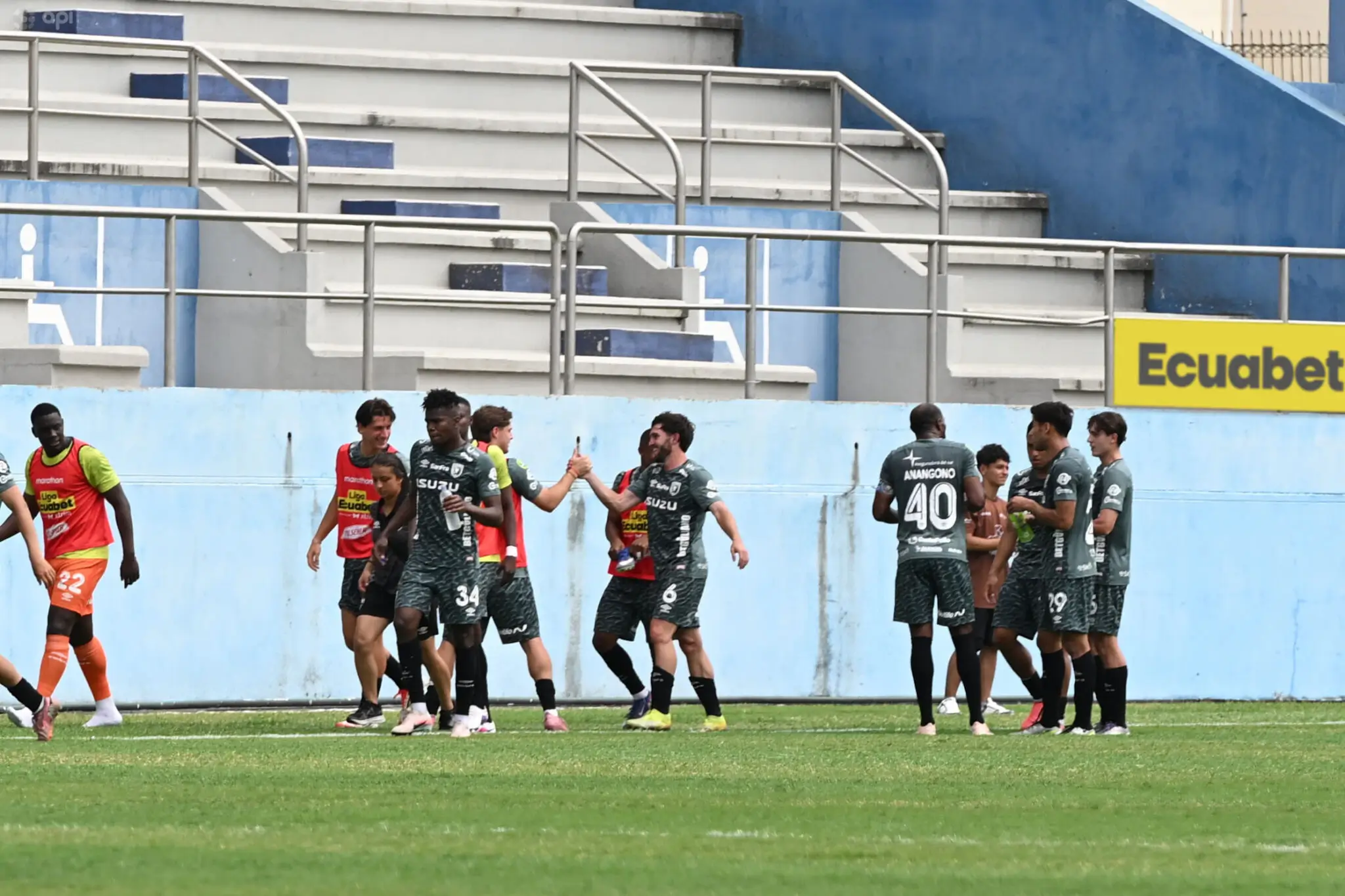 Leones FC vence 2-0 a Manta y escala en LigaPro