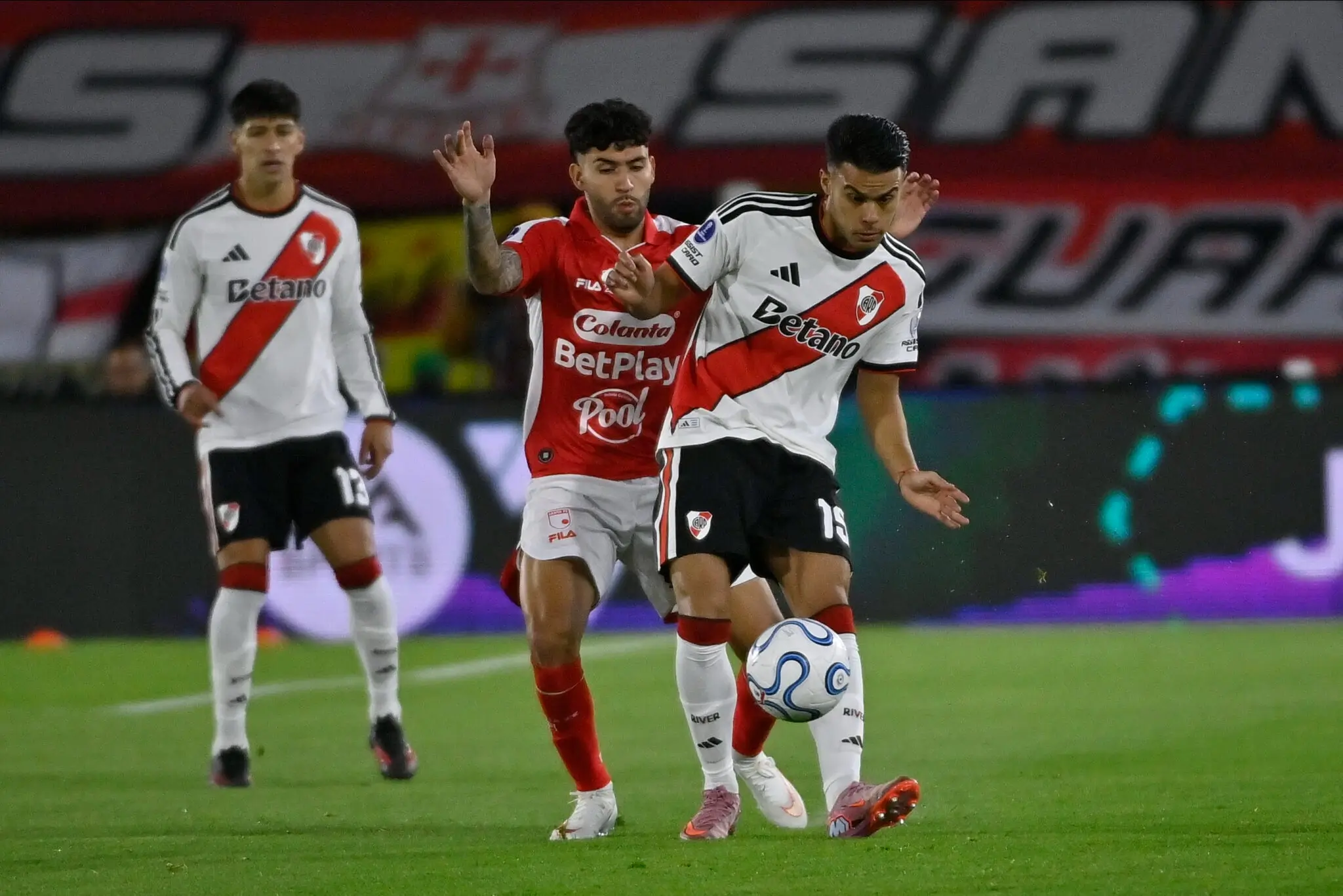 Santa Fe y River empatan y dejan abierta la Sudamericana