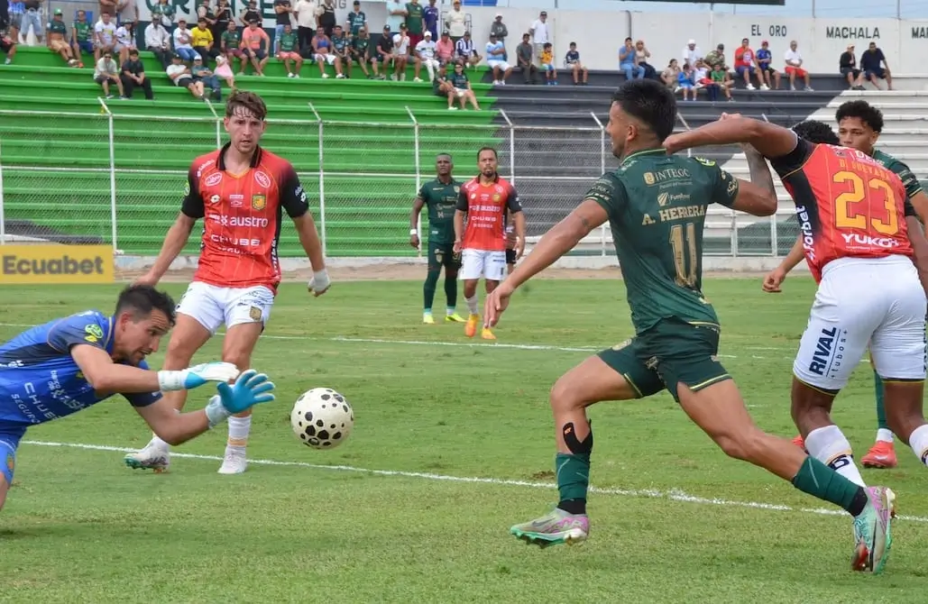 Orense vence a Cuenca con doblete de Agustín Herrera