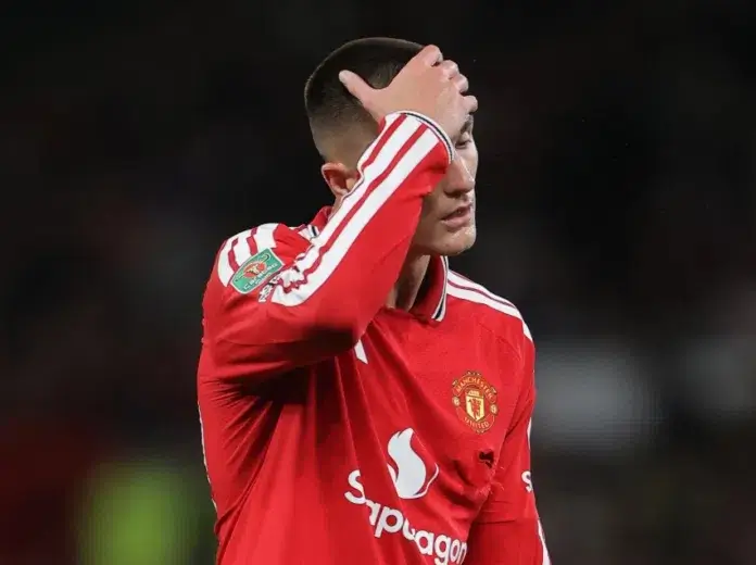 Manchester United cae y queda fuera de la Carabao Cup