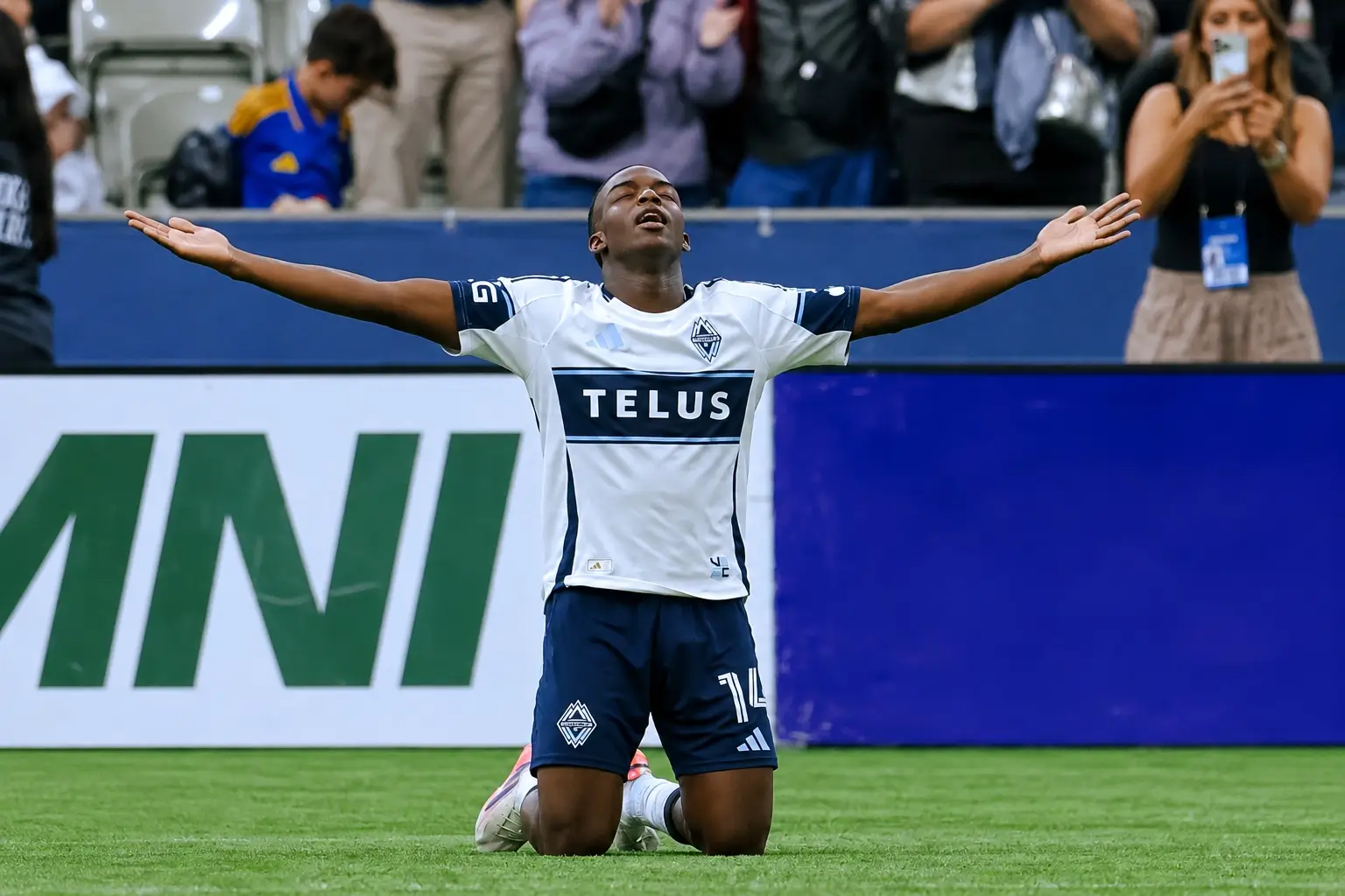Bruno Caicedo brilla y marca en el empate de Vancouver