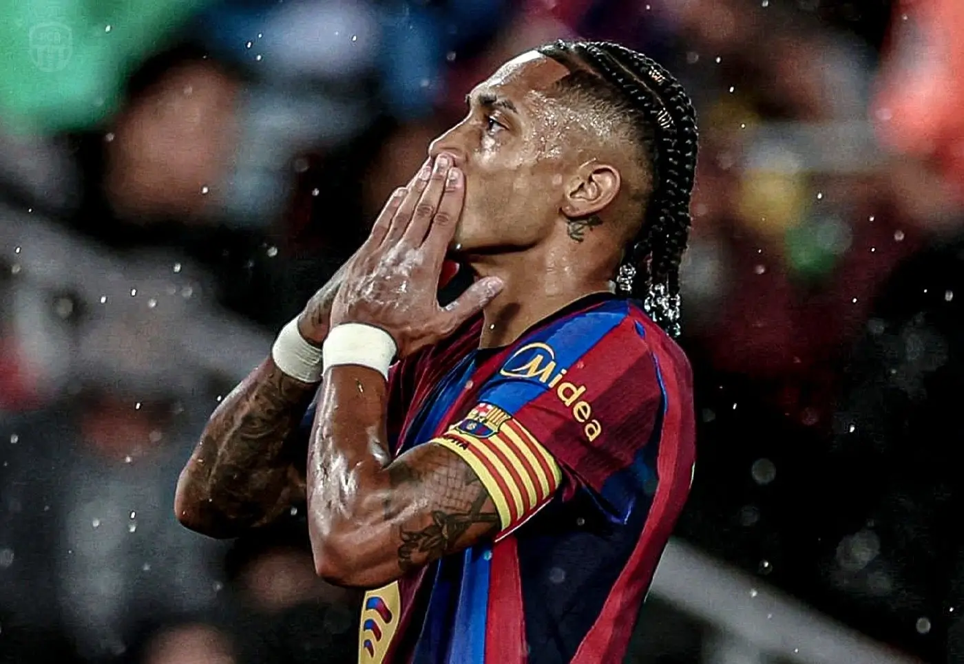 Raphinha quiere renovar y terminar su carrera en el Barça