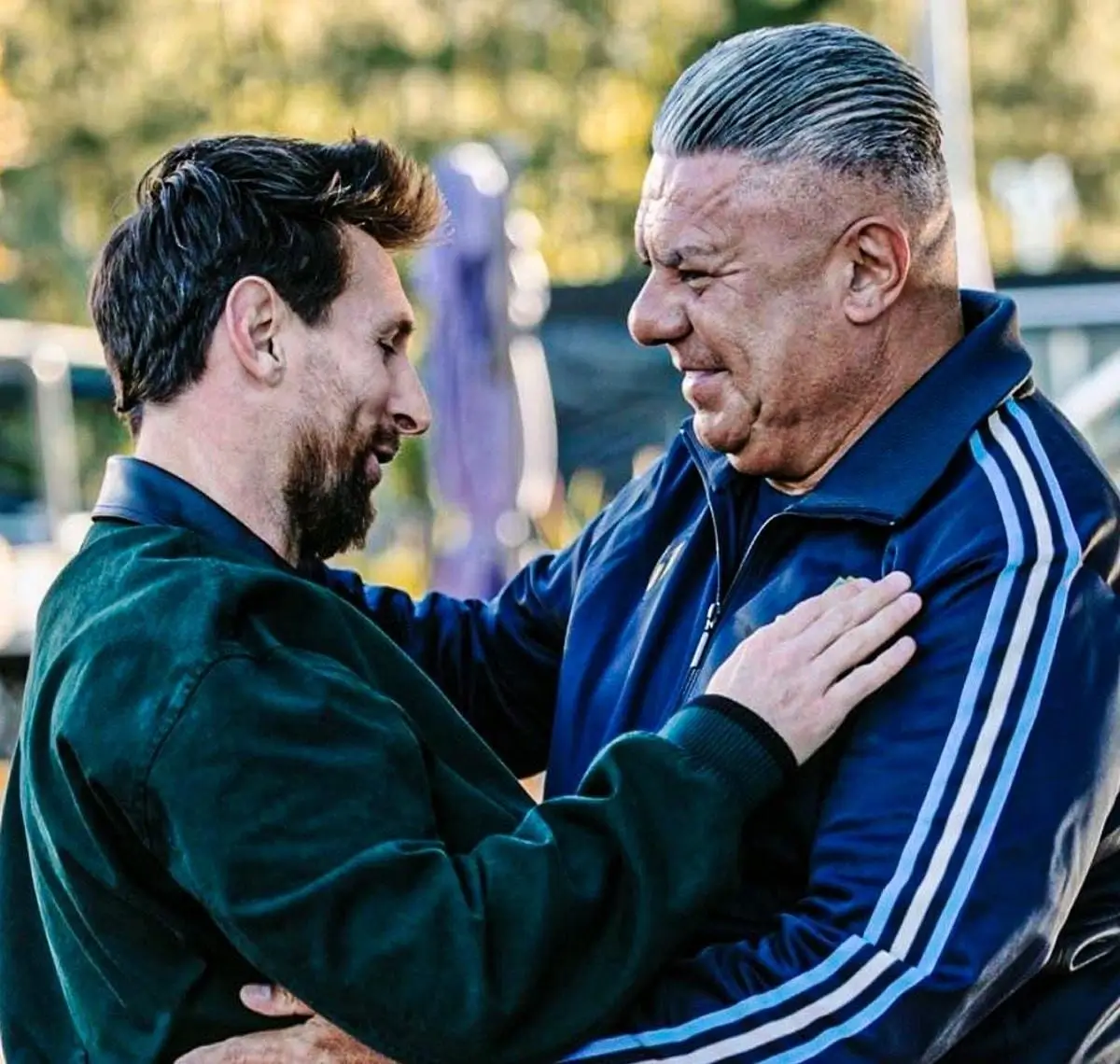 Messi llega a Ezeiza y ya prepara su despedida de Argentina