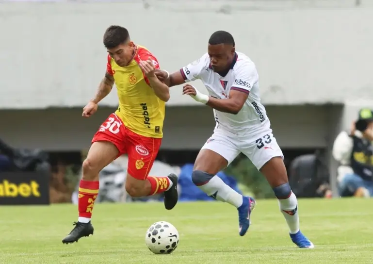 Aucas y Liga de Quito empatan 1-1 en el superclásico